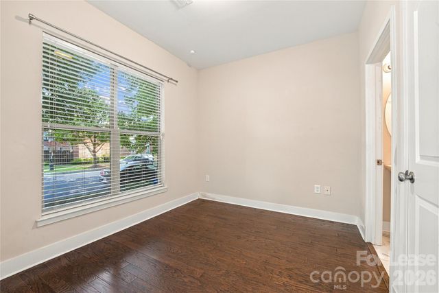 732 Seigle Point Drive, Charlotte, NC 28204