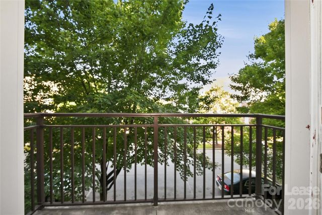 732 Seigle Point Drive, Charlotte, NC 28204