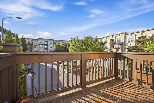 732 Seigle Point Drive, Charlotte, NC 28204