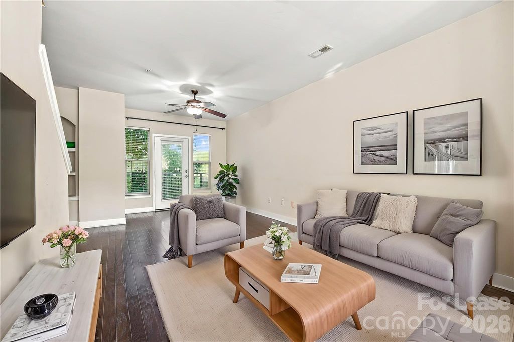 732 Seigle Point Drive, Charlotte, NC 28204