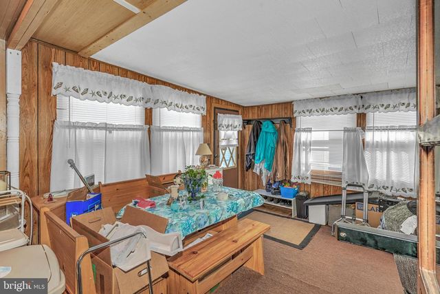 5372 MCCLEARY DR, Chincoteague Island, VA 23336