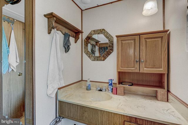 5372 MCCLEARY DR, Chincoteague Island, VA 23336