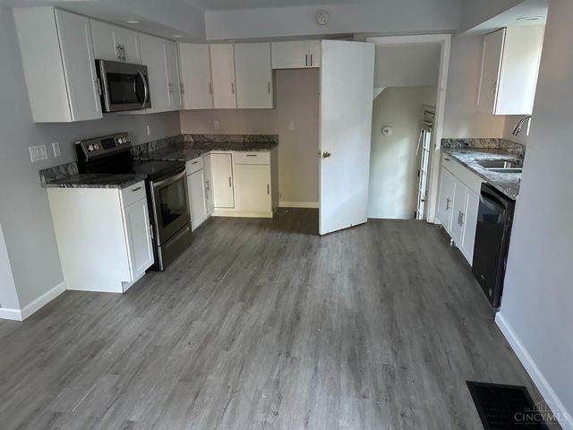 5866 Kennedy Avenue, Cincinnati, OH 45213