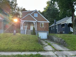 5866 Kennedy Avenue, Cincinnati, OH 45213