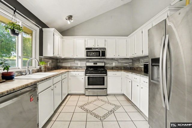 12671 Crown Point Avenue, Omaha, NE 68164