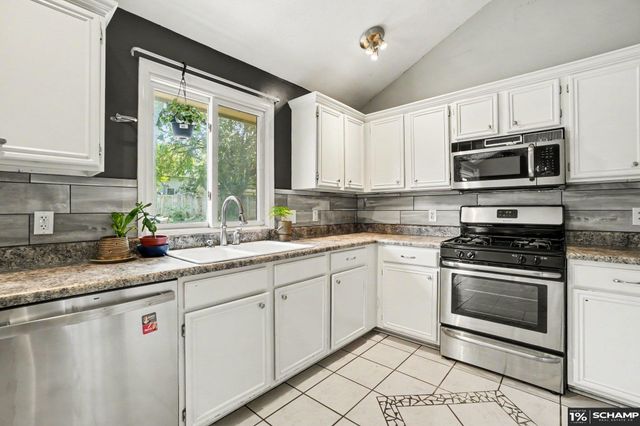 12671 Crown Point Avenue, Omaha, NE 68164
