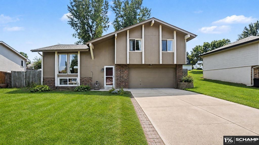 12671 Crown Point Avenue, Omaha, NE 68164