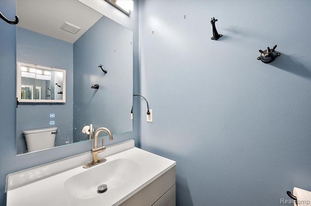 21209 Clear Creek Boulevard, Clinton Township, MI 48036