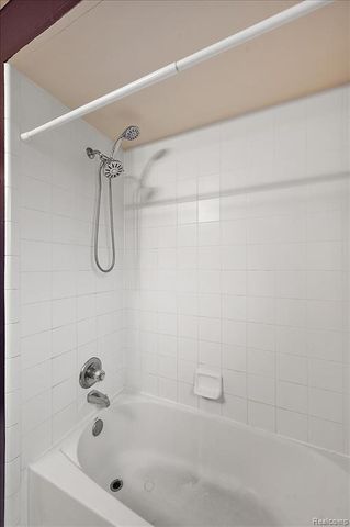 21209 Clear Creek Boulevard, Clinton Township, MI 48036