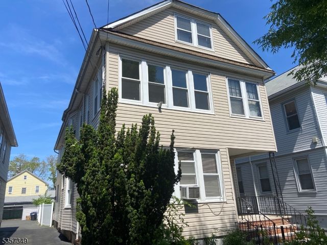 944 Madison Ave, Elizabeth City, NJ 07201