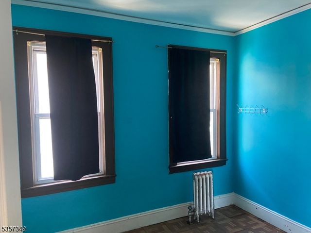 944 Madison Ave, Elizabeth City, NJ 07201
