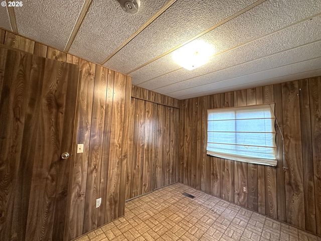 60108 EASTSIDE Ln, John Day, OR 97845