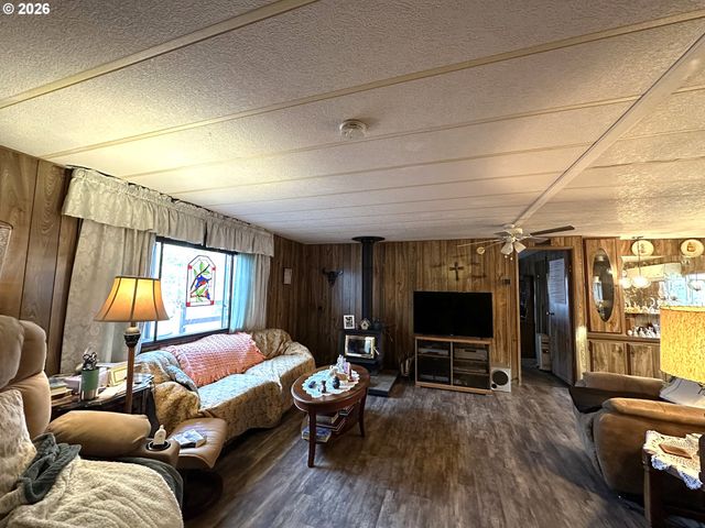 60108 EASTSIDE Ln, John Day, OR 97845