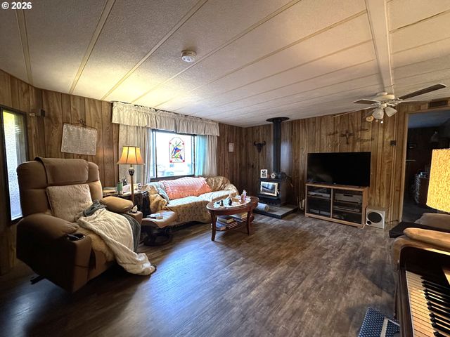 60108 EASTSIDE Ln, John Day, OR 97845