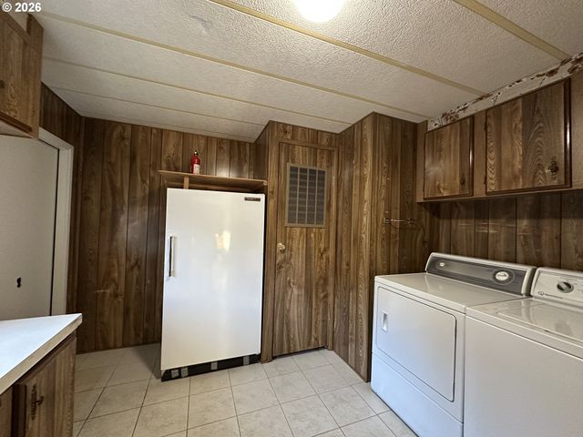 60108 EASTSIDE Ln, John Day, OR 97845