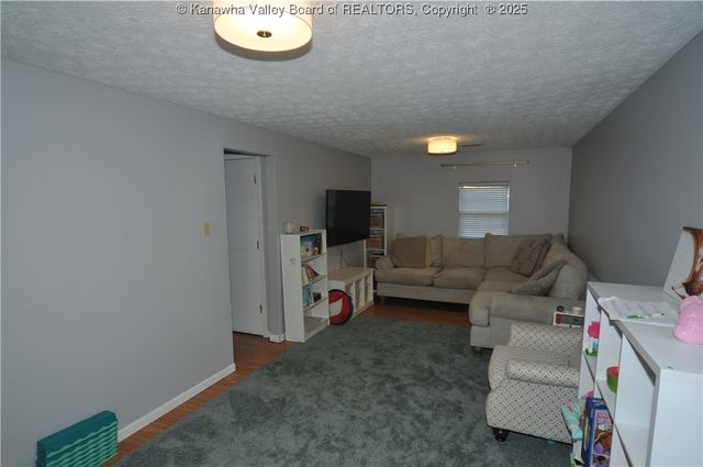 111 Phyllis Drive, Charleston, WV 25302