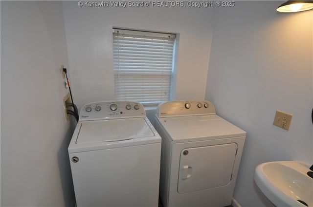 111 Phyllis Drive, Charleston, WV 25302