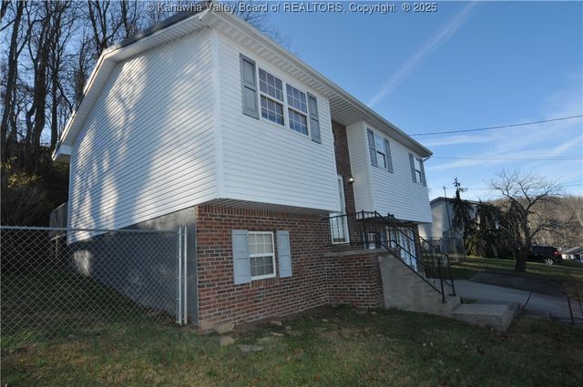 111 Phyllis Drive, Charleston, WV 25302