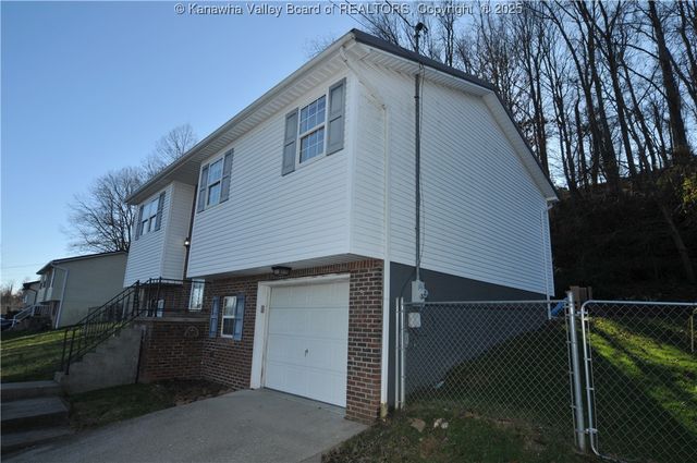111 Phyllis Drive, Charleston, WV 25302