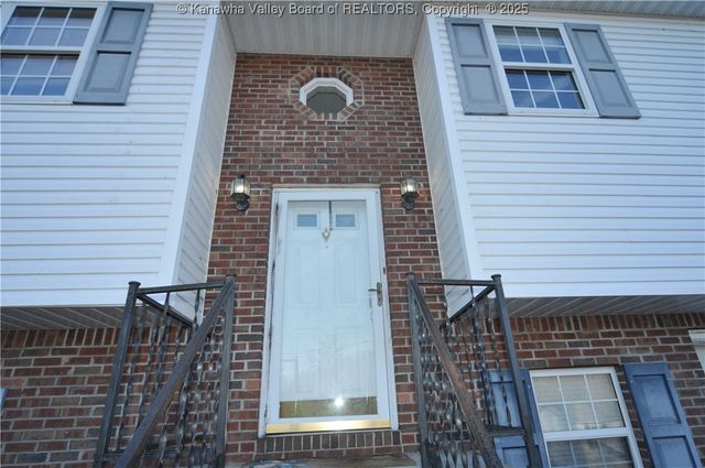 111 Phyllis Drive, Charleston, WV 25302