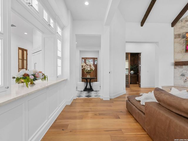 676 Highgate Dr, Bandera, TX 78003