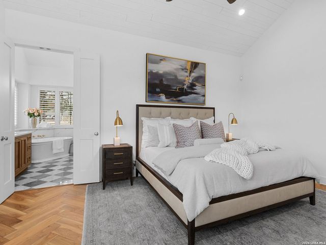 676 Highgate Dr, Bandera, TX 78003