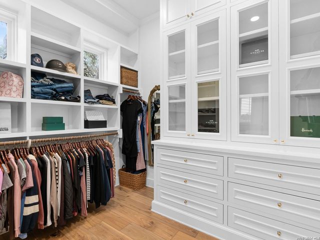 676 Highgate Dr, Bandera, TX 78003