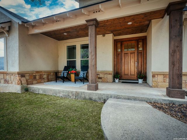 676 Highgate Dr, Bandera, TX 78003