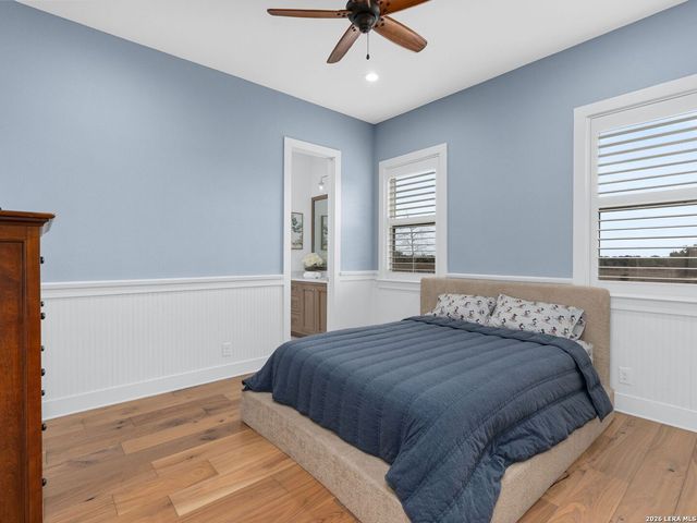 676 Highgate Dr, Bandera, TX 78003