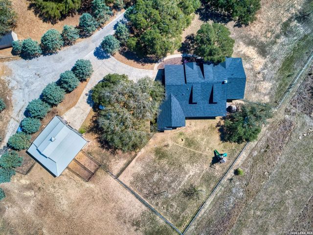 676 Highgate Dr, Bandera, TX 78003