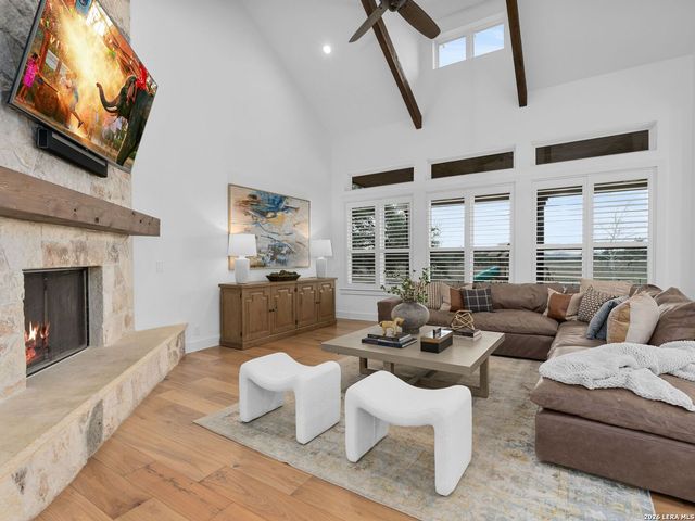 676 Highgate Dr, Bandera, TX 78003