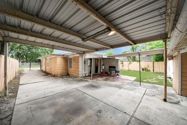 8043 Wier Drive, Houston, TX 77017