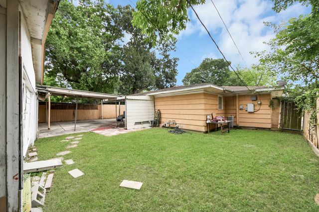 8043 Wier Drive, Houston, TX 77017