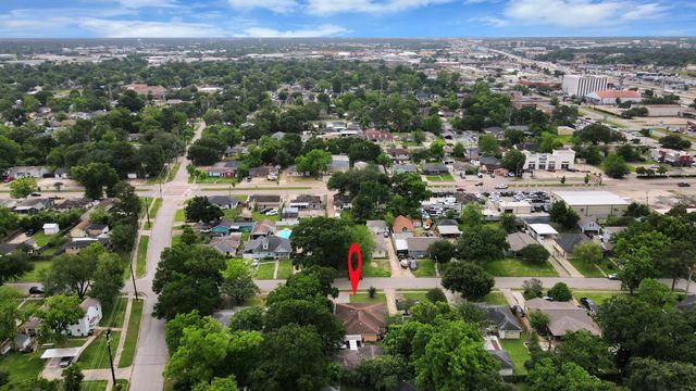 8043 Wier Drive, Houston, TX 77017