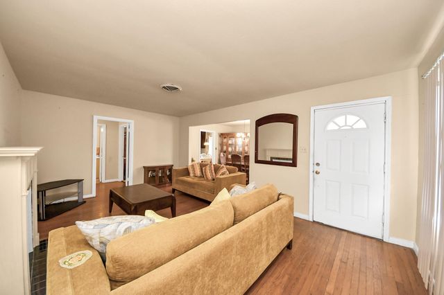 8043 Wier Drive, Houston, TX 77017