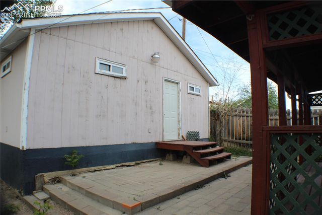 911 E 6th Street, Pueblo, CO 81001