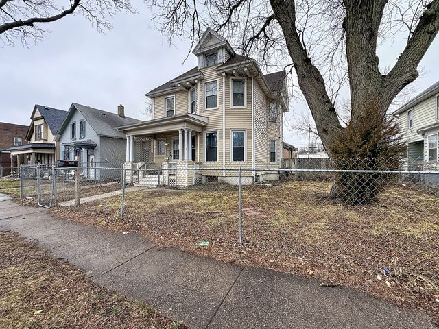 1640 W 3rd Street, Davenport, IA 52802