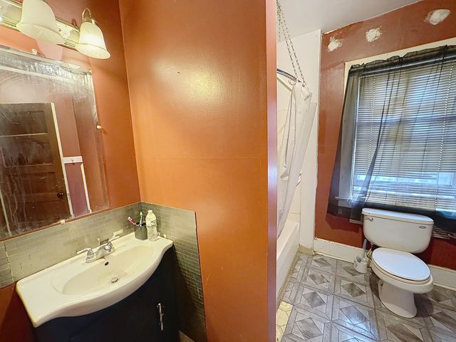 1640 W 3rd Street, Davenport, IA 52802