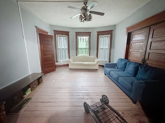 1640 W 3rd Street, Davenport, IA 52802