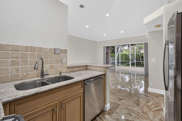 2675 Pyes Harbour, West Palm Beach, FL 33411