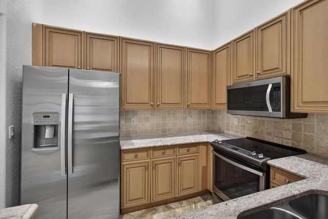 2675 Pyes Harbour, West Palm Beach, FL 33411