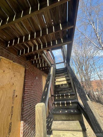 2925 Gasconade Street, St Louis, MO 63118