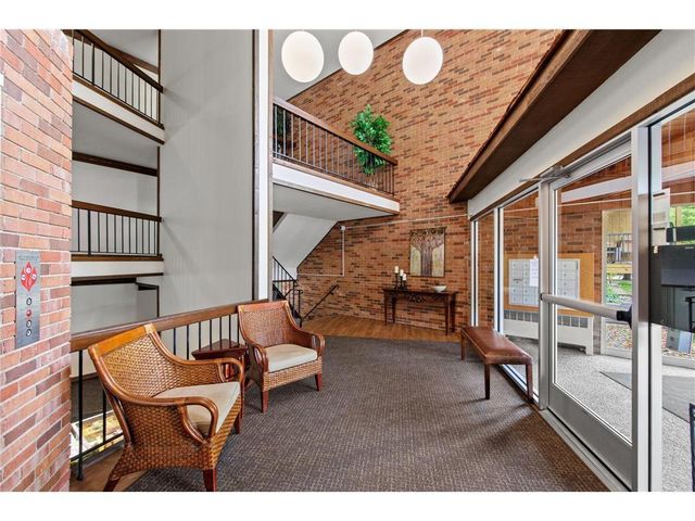10113 34th Street W 342, Minnetonka, MN 55305