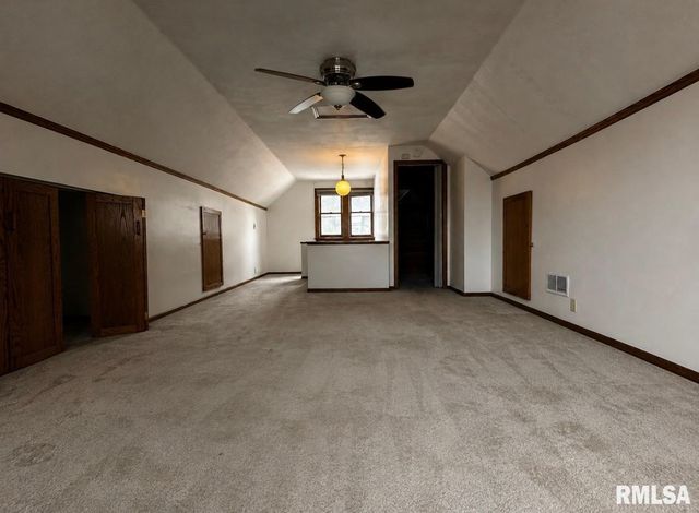2307 W FORREST HILL Avenue, Peoria, IL 61604