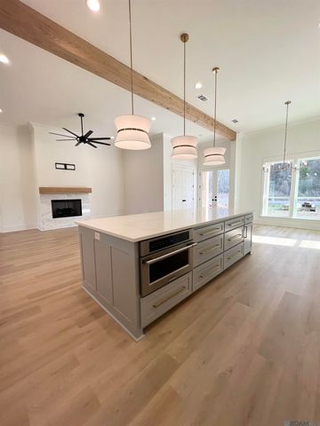 16345 Bree Dr, Greenwell Springs, LA 70739
