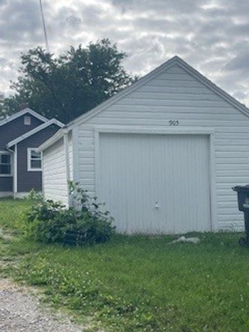 905 12th St NE, Cedar Rapids, IA 52402