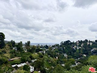 8468 Elusive Dr, Los Angeles, CA 90046