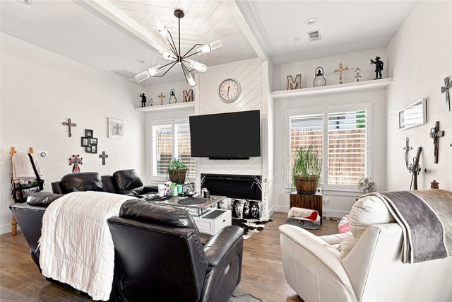 2080 Holt Way, Grapevine, TX 76051