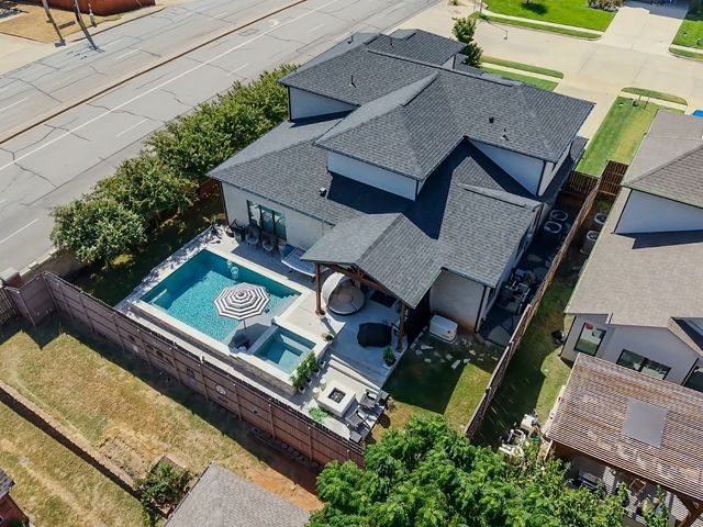 2080 Holt Way, Grapevine, TX 76051