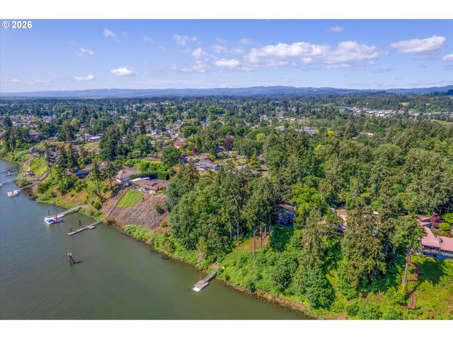 River Cliffs Dr, St Helens, OR 97051